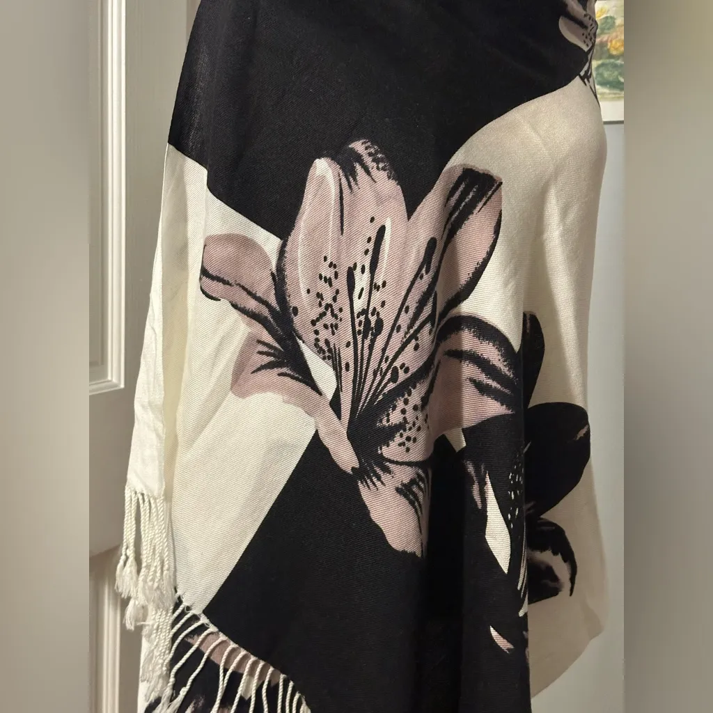 Wide long viscose Wrap - Image 11