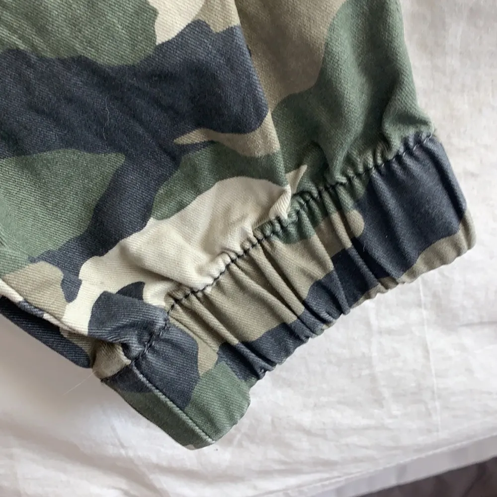 H&M camouflage joggers - Image 4