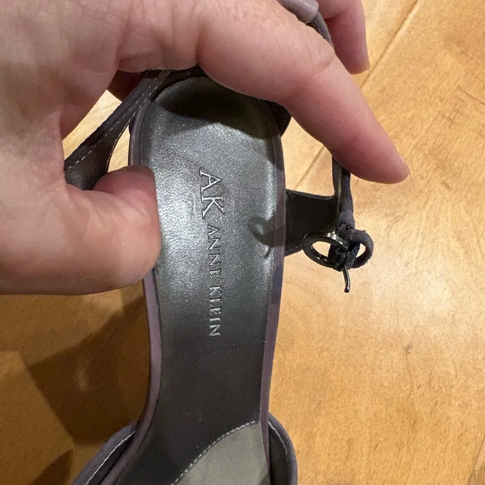 Anne Klein leather suede shoes ankle strap sz 8 lilac dusk heel - Image 4
