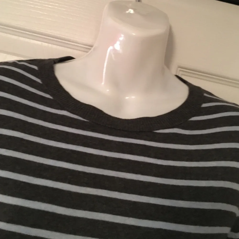 New gray blue old navy stripe sweater - Image 2