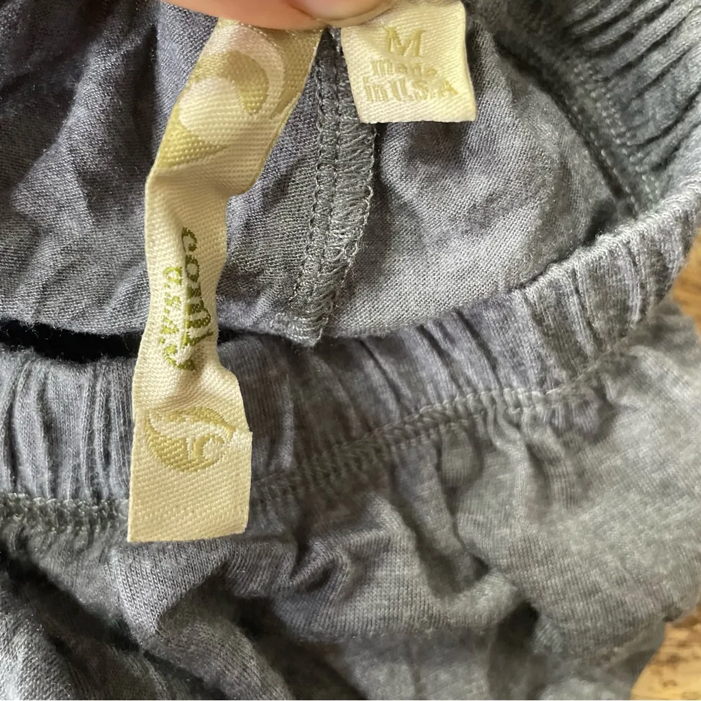 Comfy USA Gray Top and Pants Set Size‎ Medium - Image 6