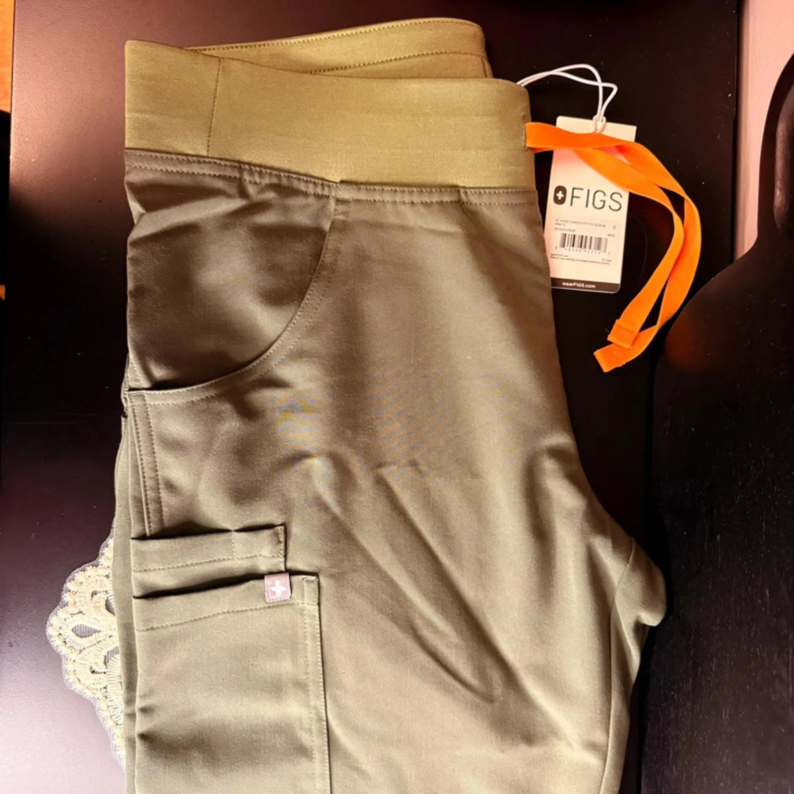 FIGS Women’s Kade Cargo Scrub Pants | Moss Green | Small | NWT - Image 2
