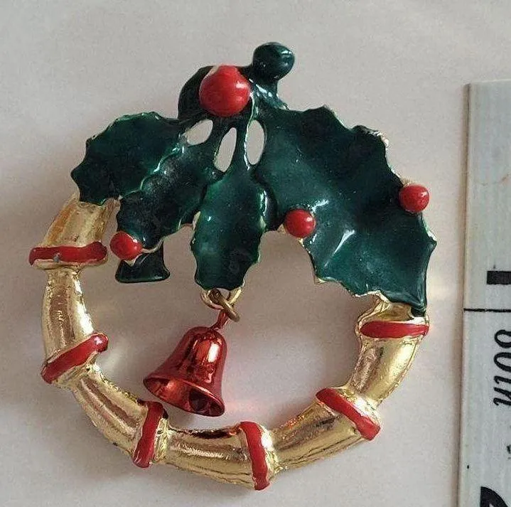 Vintage Christmas Holiday Jingly Bell Wreath Brooch Pin Stocking Stuffers Green - Image 4