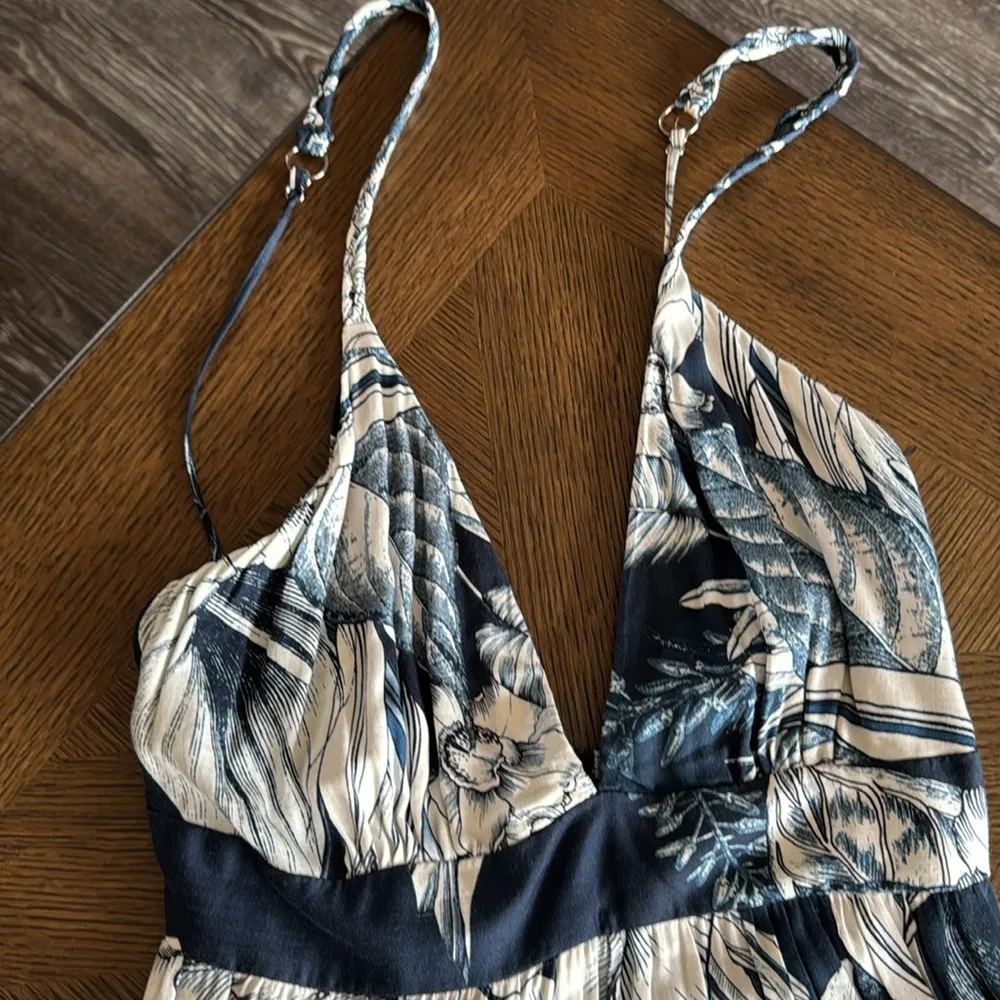 MAAJI  Juliette Calla Lily Tiered Plunge Neck Cover-Up Dress, Size Large, $155 - Image 8