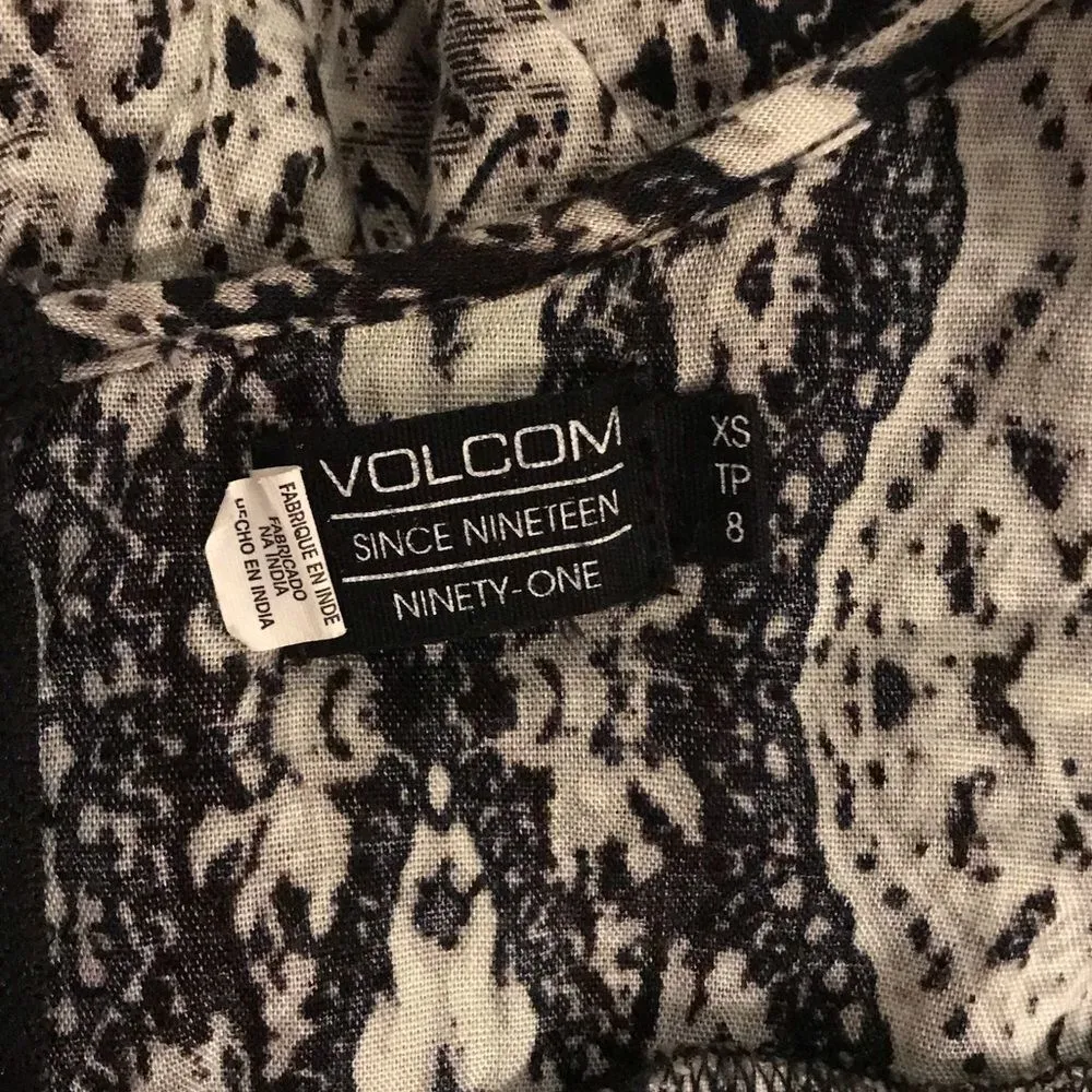 Volcom  Shorts Romper‎ - Image 7