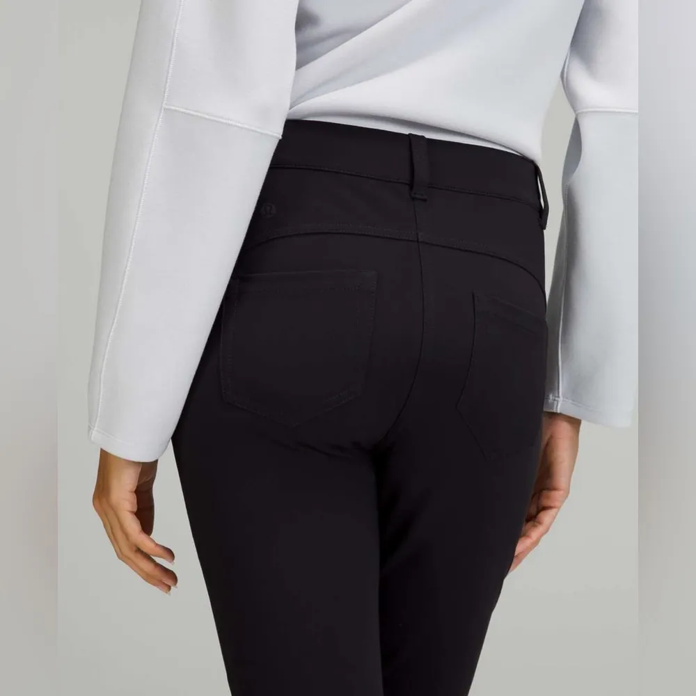 Lululemon City Sleek Slim-Fit 5 Pocket High-Rise Pant in Black Sz 4 - Image 6