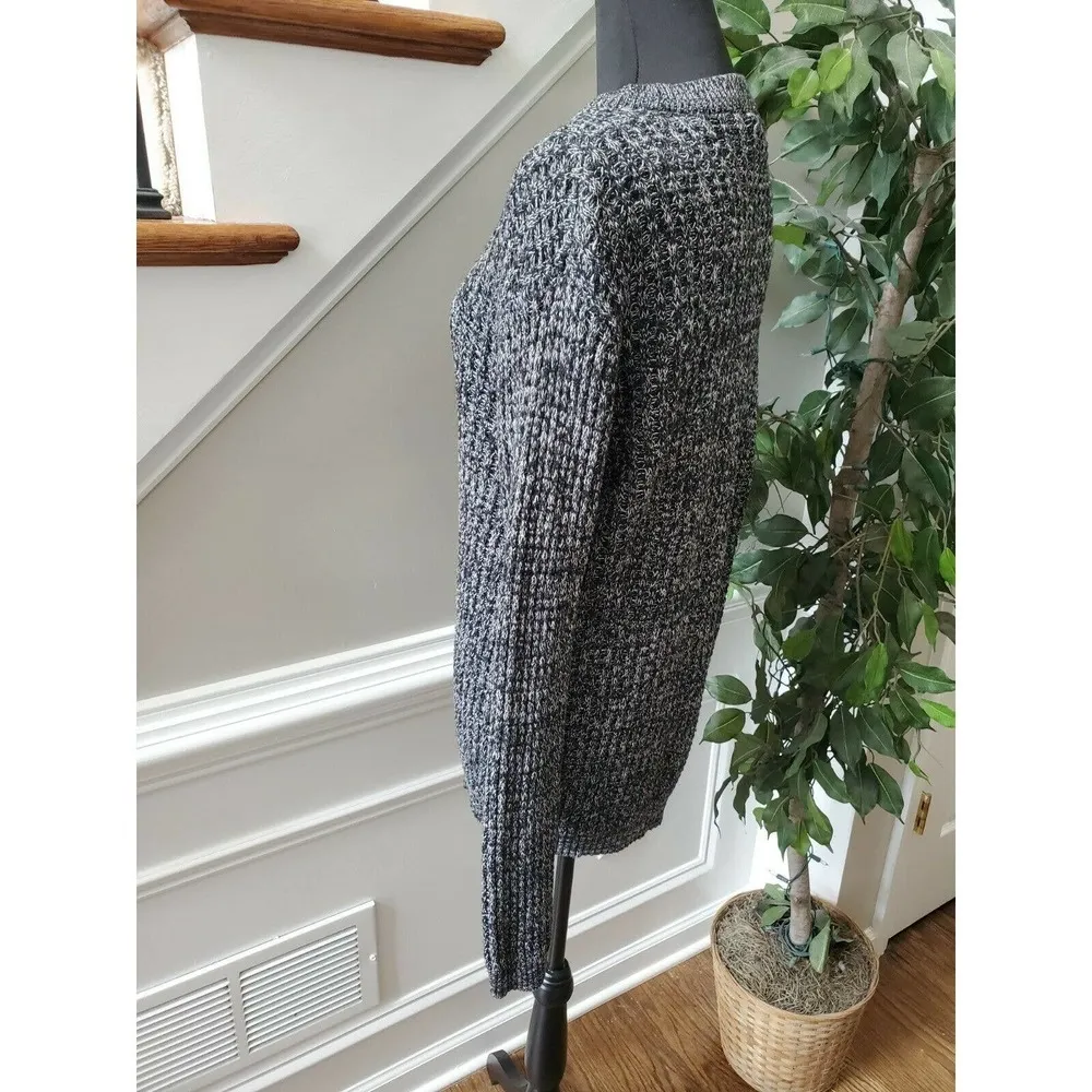 CH. Women's Gray 100% Acrylic Crew Neck Long Sleeve Cozy Warm Sweater Size M - Image 5