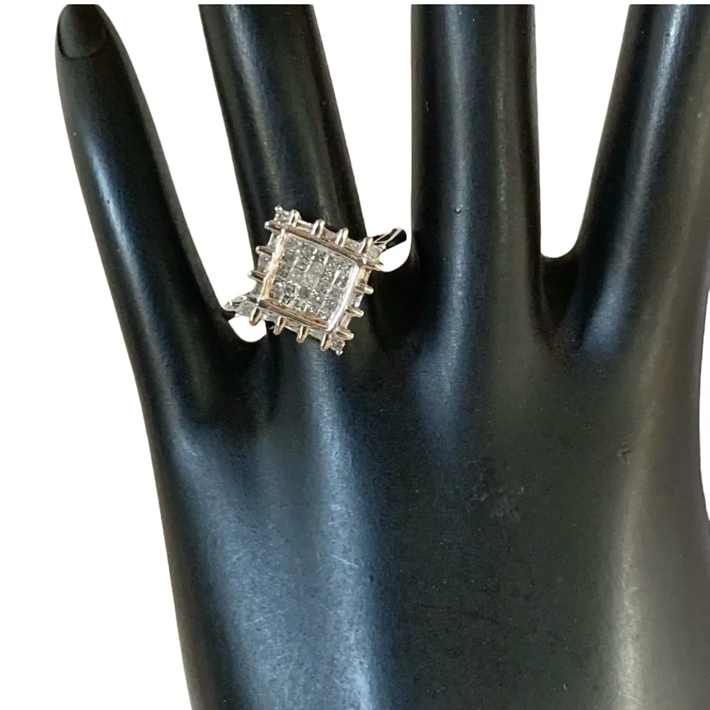 SOLID WHITE GOLD GENUINE DIAMOND .67 CTW INVISIBLE SET PRINCESS CUT RING (7) - Image 5