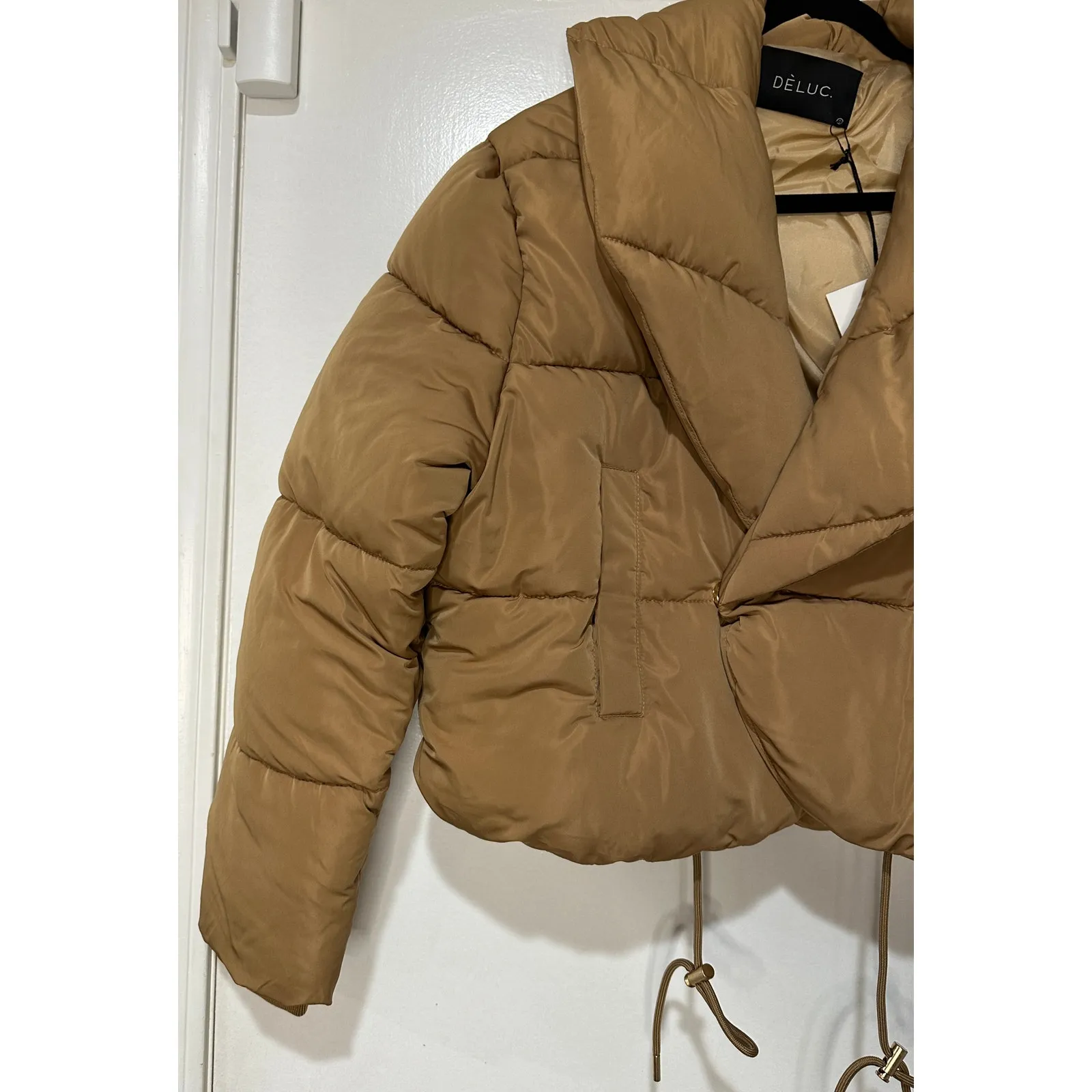 Deluc Gregory Quilted Crop Puffer Jacket Caramel Size Small NWT Drawstrings Tan - Image 6