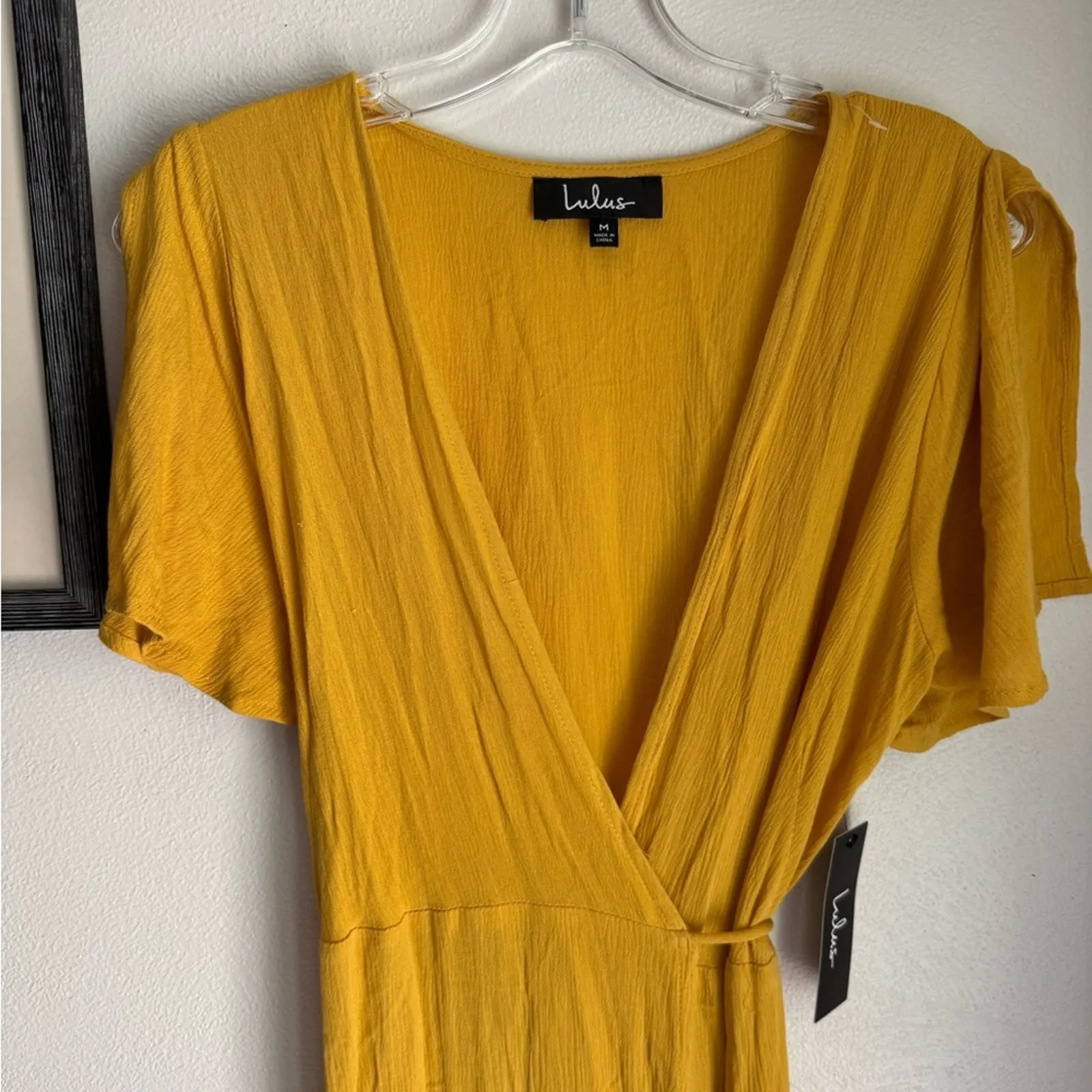 Lulu's Yellow Short Sleeve V - Image 4