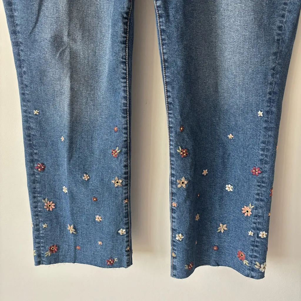 Driftwood Jeans Colette Embroidered Crop Straight Jean Prairie Floral Gold Stud - Image 5