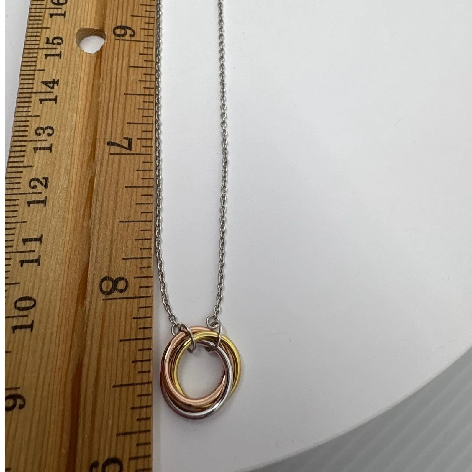 Vintage Origami Owl Tri Tone Interlocking Circles Pendant Necklace Adjustable - Image 6