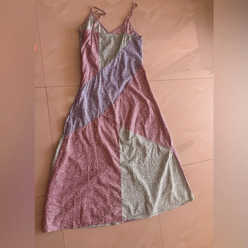 NA-KD TIE BACK DETAIL MAXI DRESS IN A MULTICOLOR Floral Print Sleeveless Size 36 - Image 8