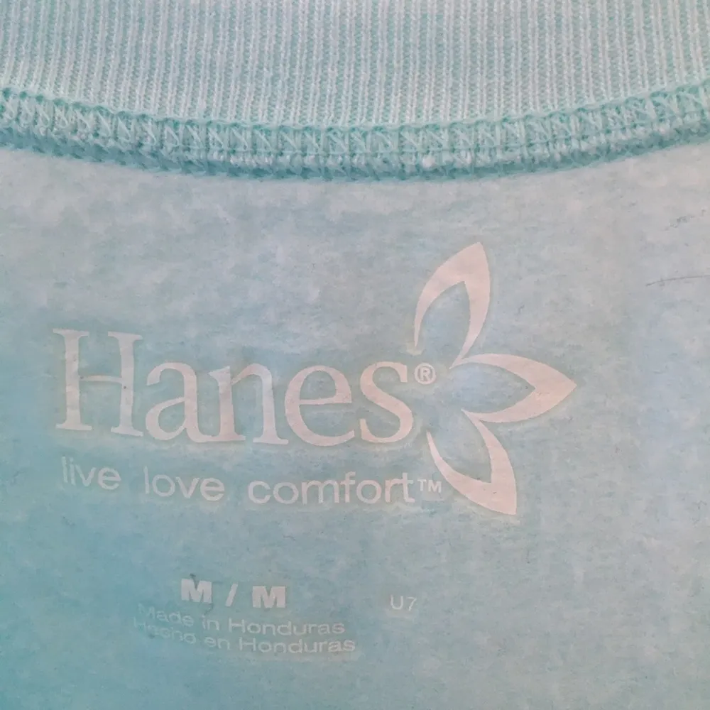 FINAL MARKDOWN Ladies Hanes sweatshirt medium - Image 3