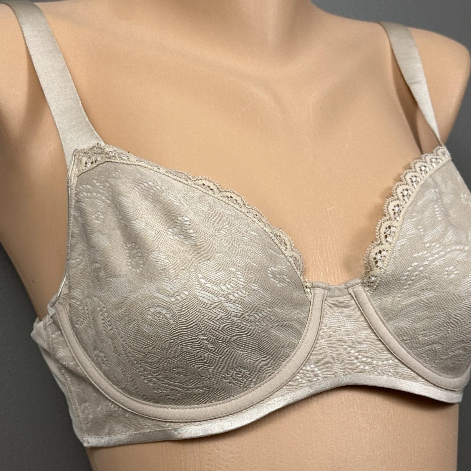 Soma Enticing Lift Full Coverage Bra Size 34B Light Beige Unlined Underwire Lace - Image 2