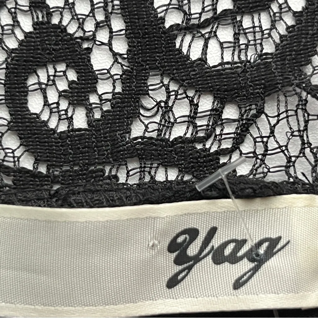 Elegant Black Lace Dress - Image 9