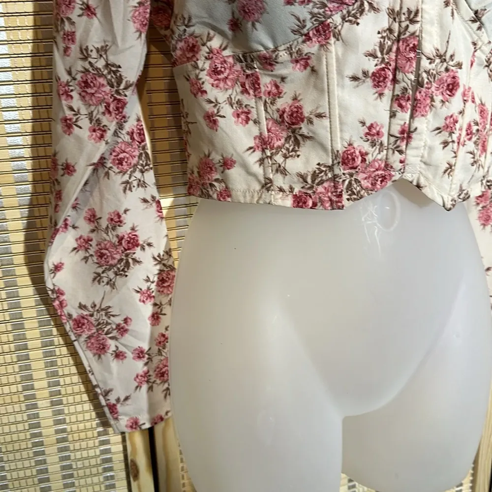 Windsor  Thin Cropped Pink Roses Corset Top With Bra Cups Front Hooks Small - Image 6