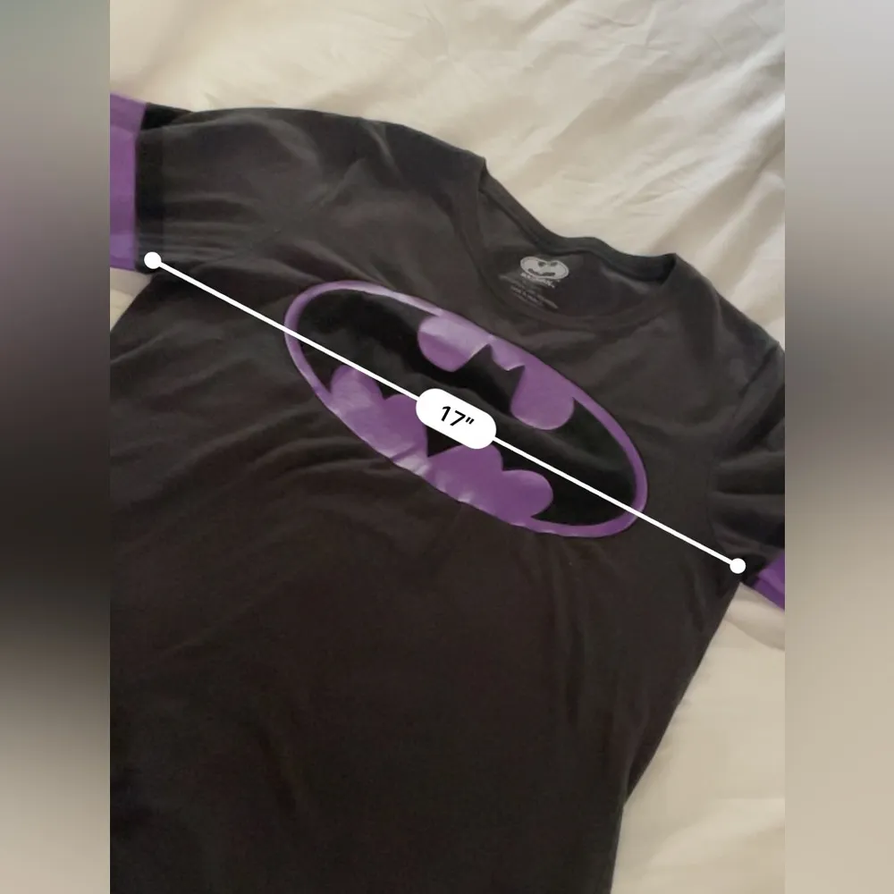 Batman graphic logo T Shirt size XL (15/17) black purple varsity top - Image 8