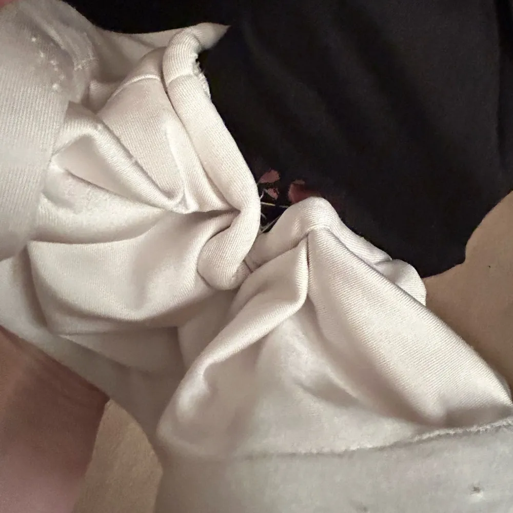 Vintage Two-Tone Bell-Sleeve Ruched Top. - Image 16