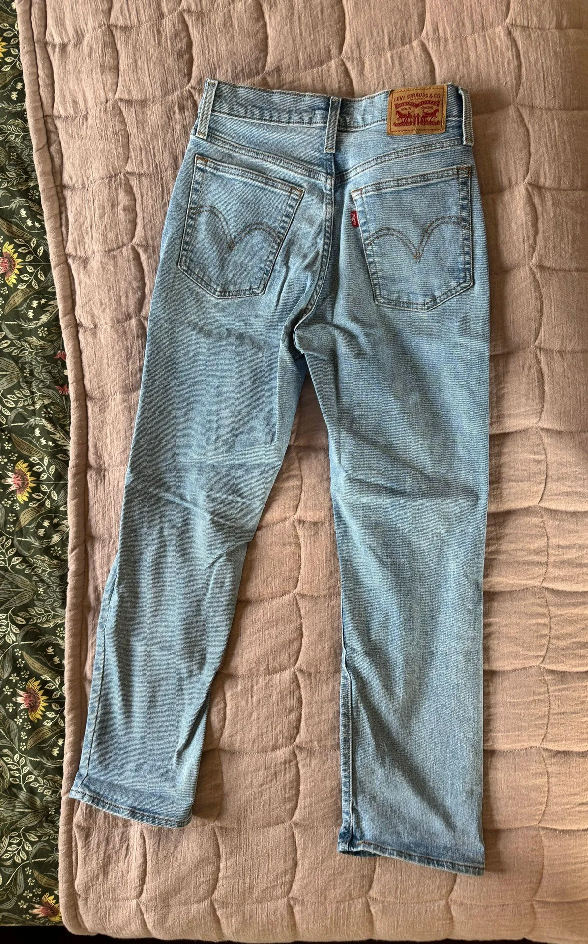 Levi’s Wedgie Straight Jeans - Image 2