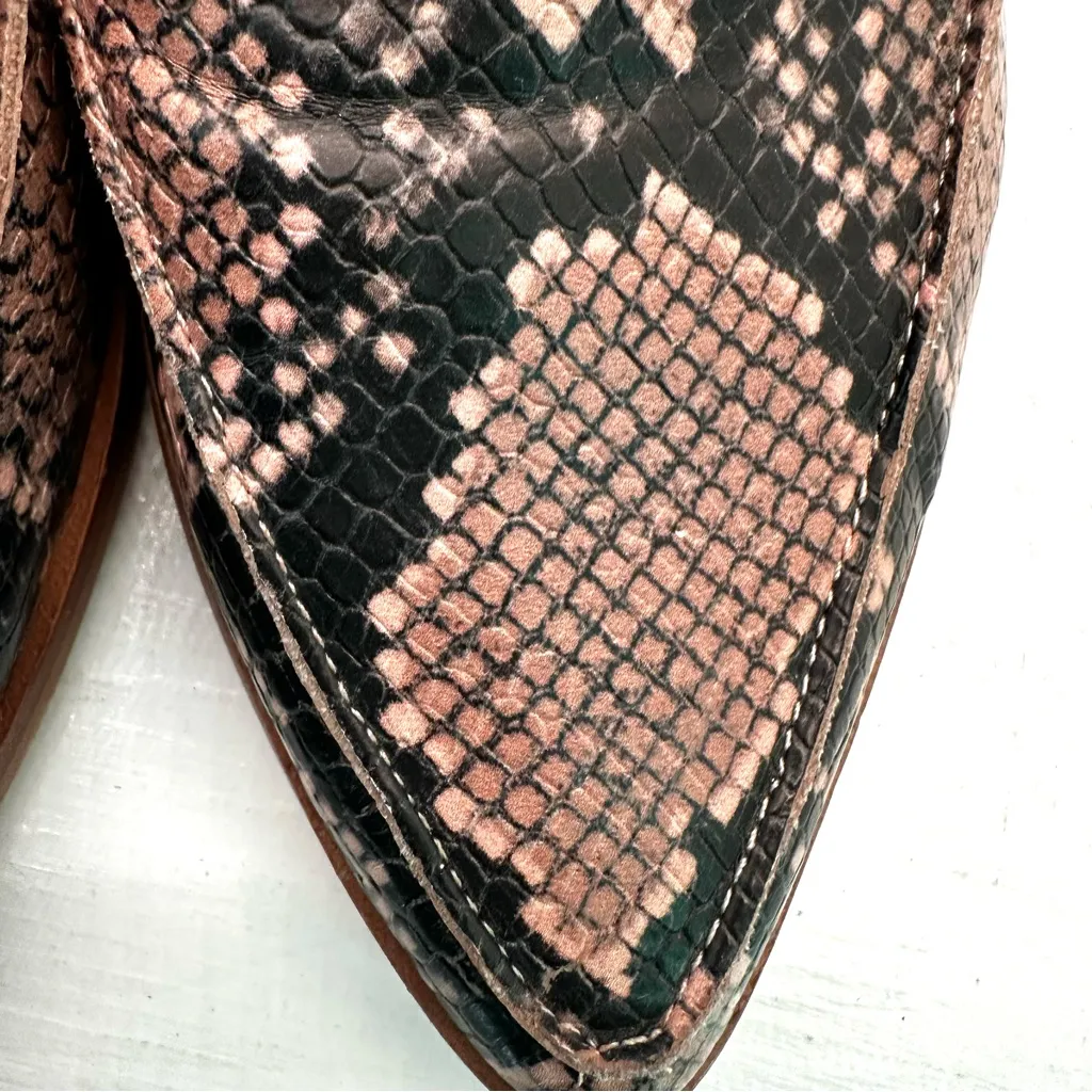 Treasure & Bond Kallie Faux Snakeskin Mules Flats Slides Pink Black Size 7 - Image 4