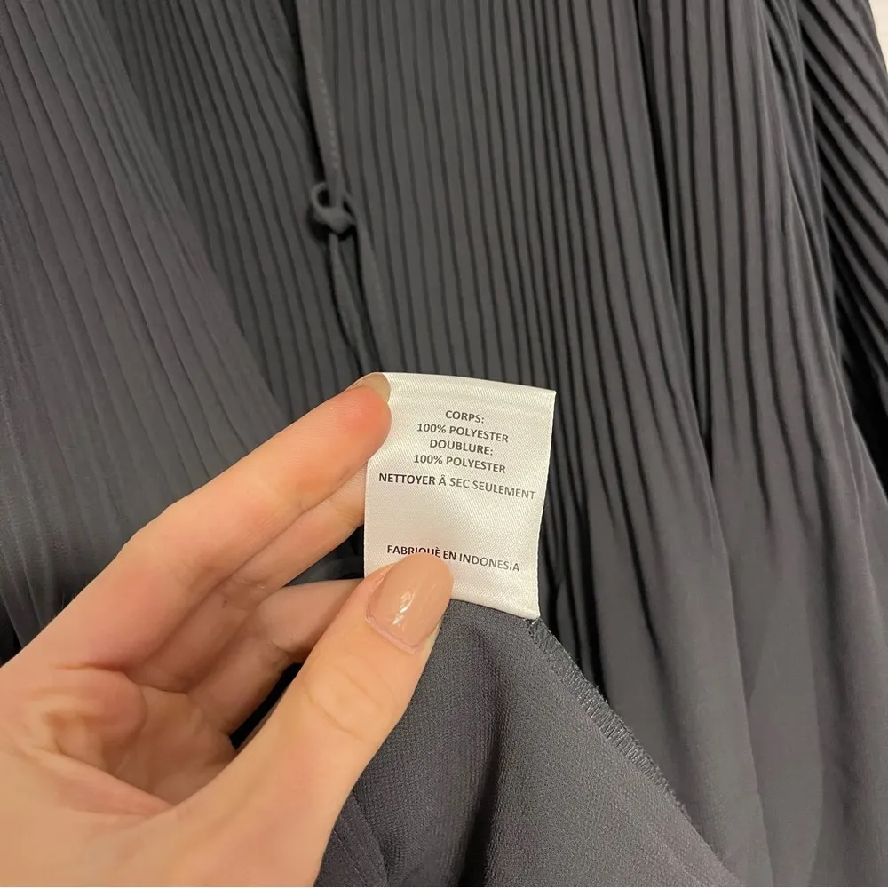 ASTR The Label Open Shoulder Grey Blouse - Image 7