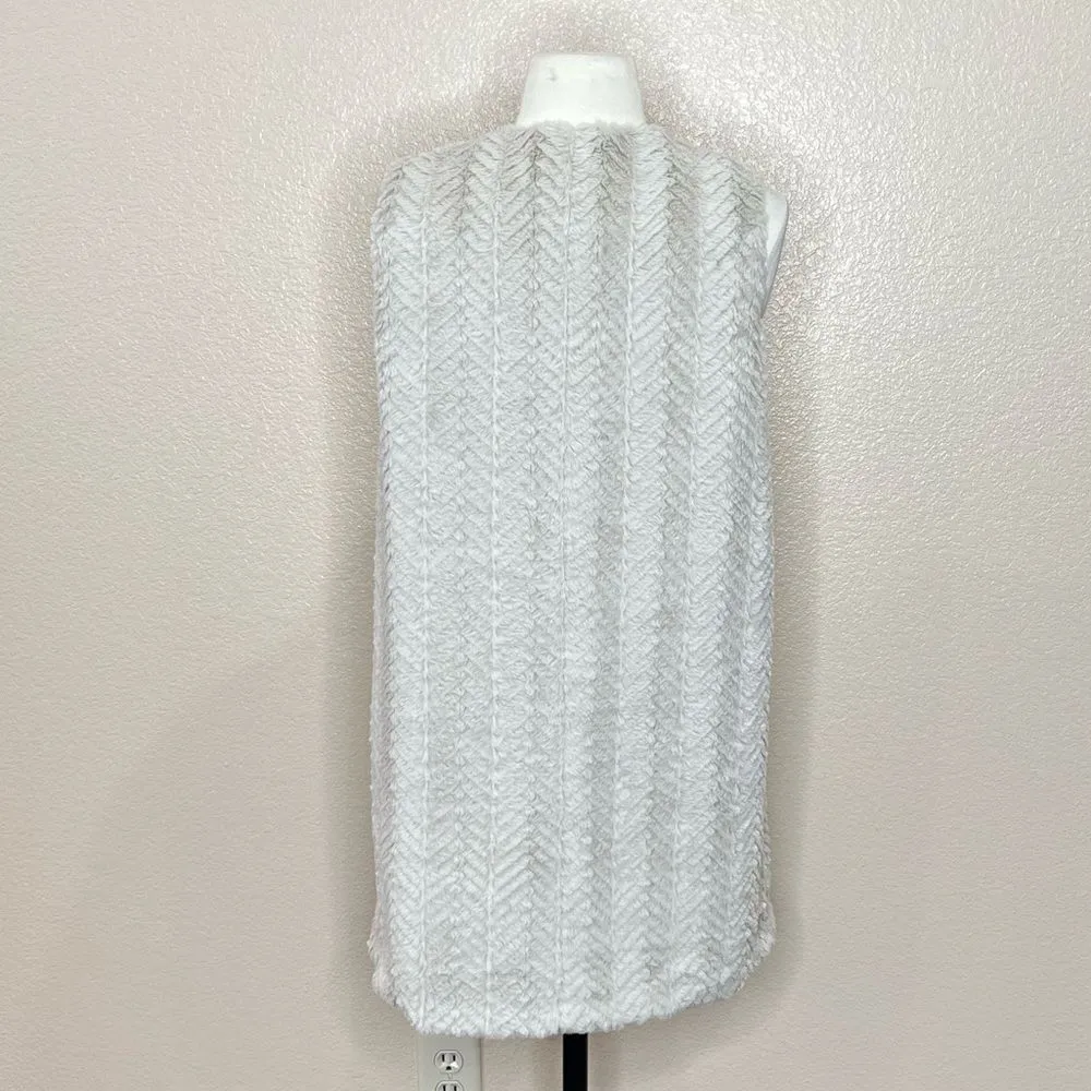 Sebby Cream Faux Fur Long Vest Size Medium - Image 6