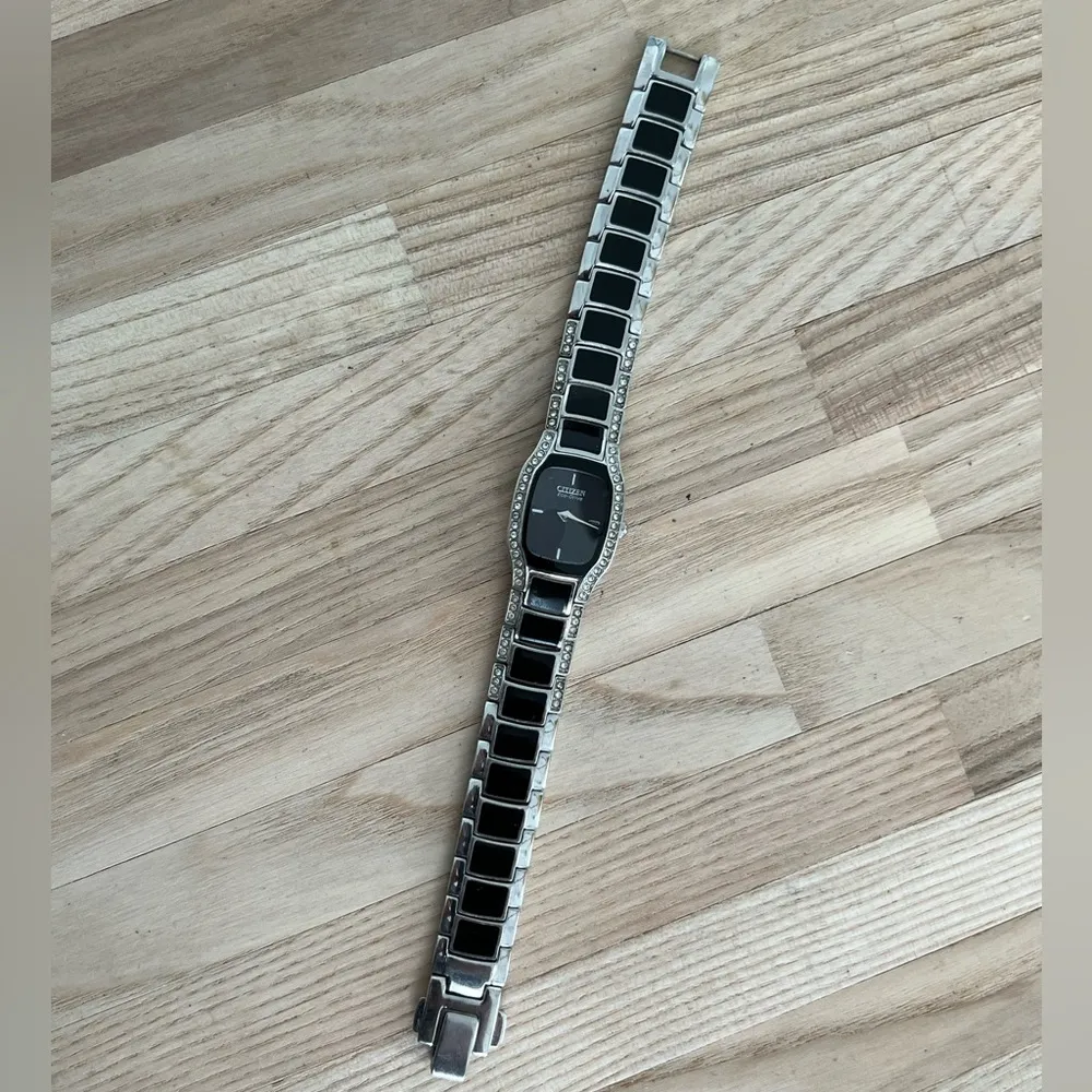 Citizen Eco-Drive Ladies Watch Crystals Black Dial and Bracelet Solar Powered - Image 5