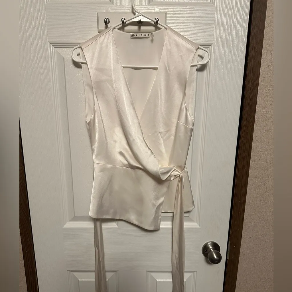 Alice + Olivia Cream Satin Sleeveless Blouse - Image 2
