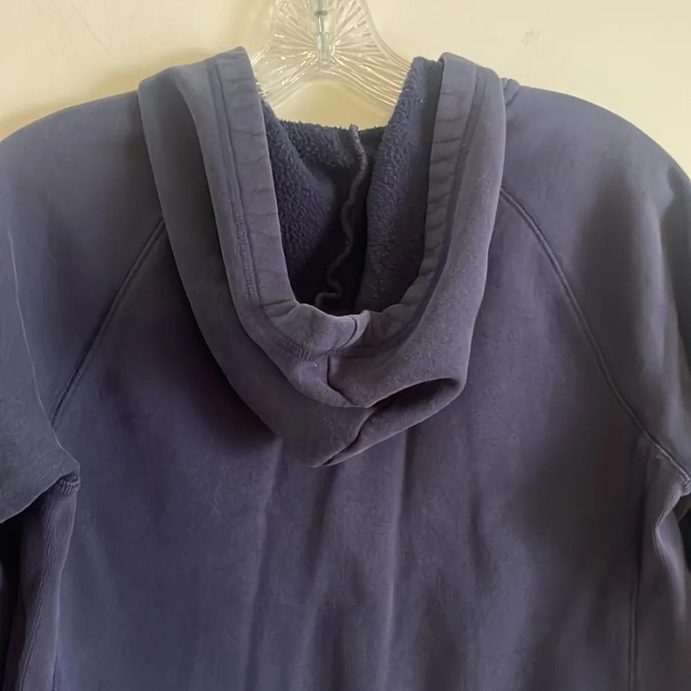 Abercrombie and Fitch navy blue hoodie - Image 6