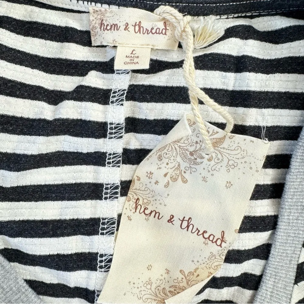 Hem & Thread Black Ivory & Gray Striped Layered Ruffle Tank Top Size Large NEW - Image 7