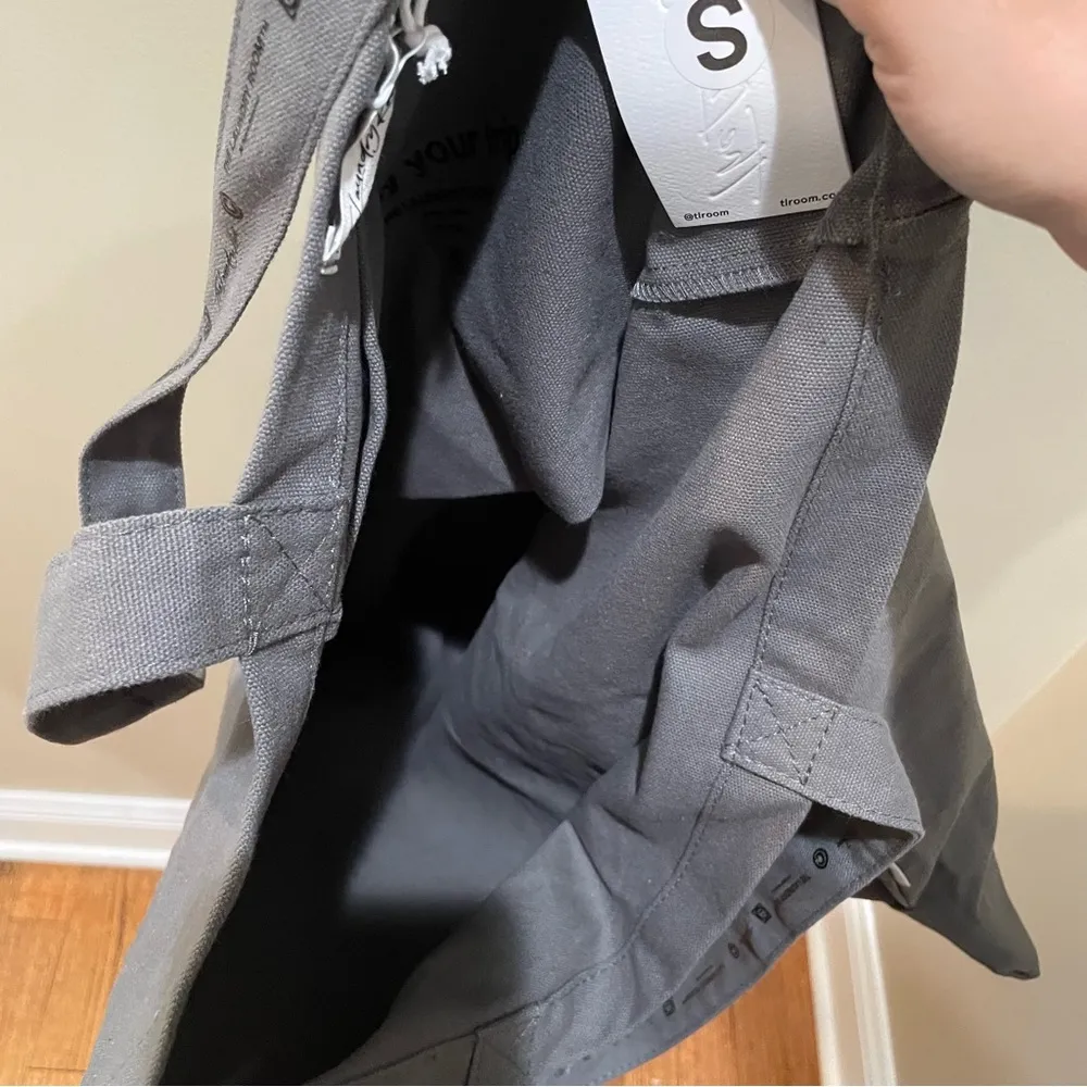 NWT The Laundry Room Marilyn Monroe Tote Bag Grey - Image 5