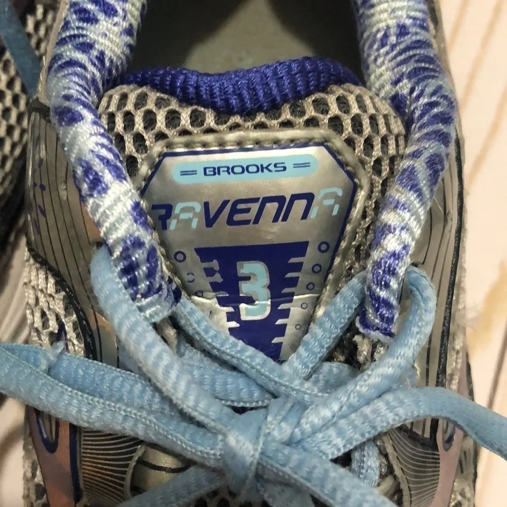 Brooks Ravenna 3 running shoes size 7.5 - Image 10