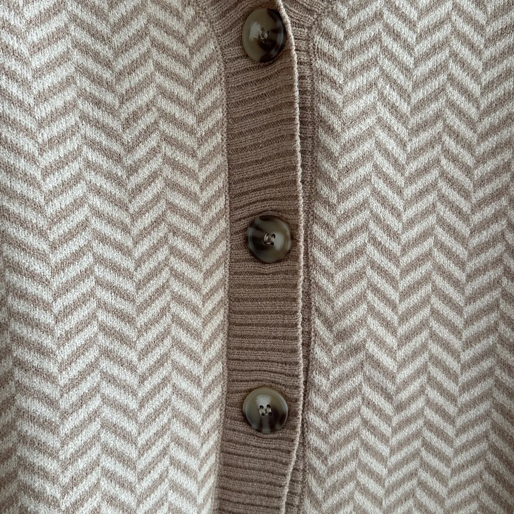Sincerely Jules Cropped Tan/Cream Button Down Chevron Cardigan, Size Medium Tan - Image 10