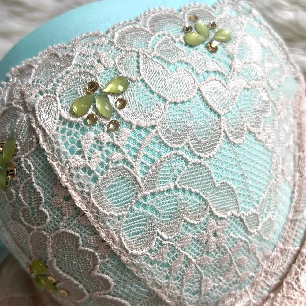 Victoria’s Secret Dream Angels Bra size 32D - Image 5