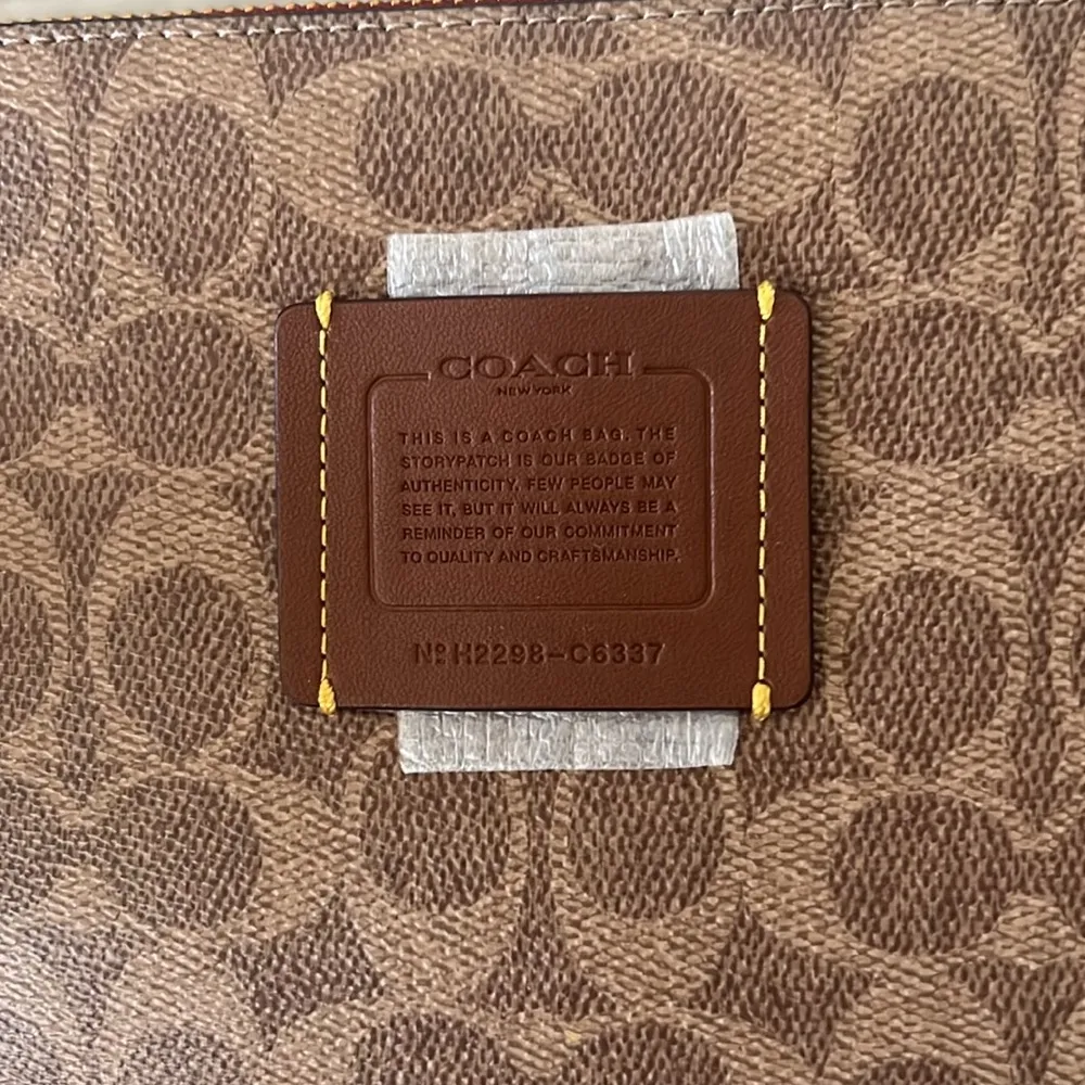 Polished Pebble Leather Restored Day Tote in Brass/Brick Red, New +DustBag - Image 8