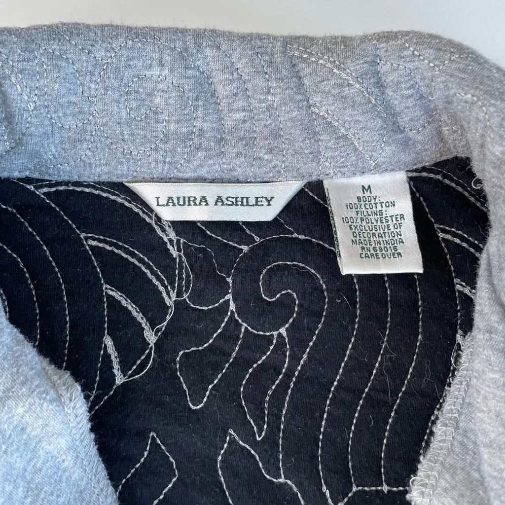 Vintage Laura Ashley Gray Quilted Zip Up Short Jacket Size Medium - Image 5