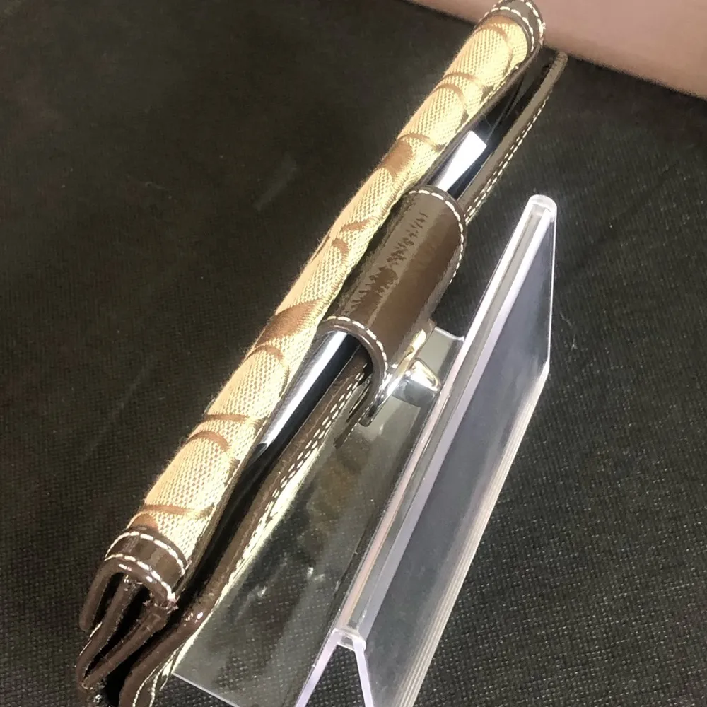 COACH Brown Monogram Silver Twist Lock Bifold Wallet with Contrasting Stitch - Image 7