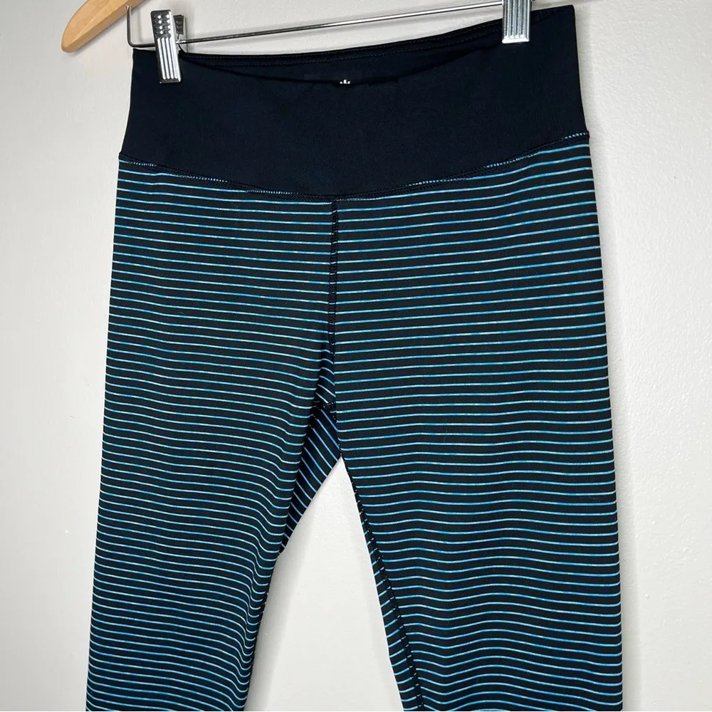 Kyodan Striped Athletic Capri Leggings Size Small - Image 2