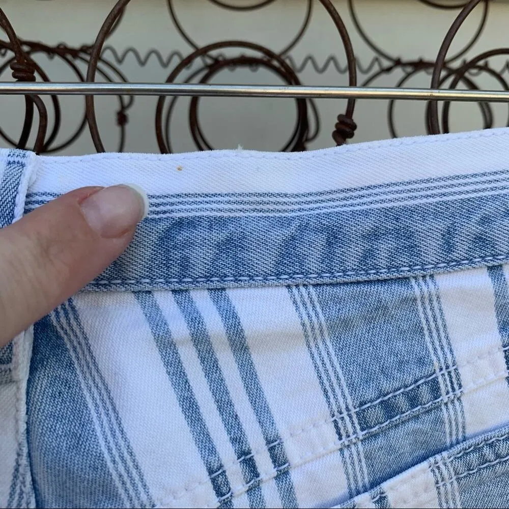 Vintage 80s 90s railroad stripe denim jean shorts 25" WAIST Blue - Image 4