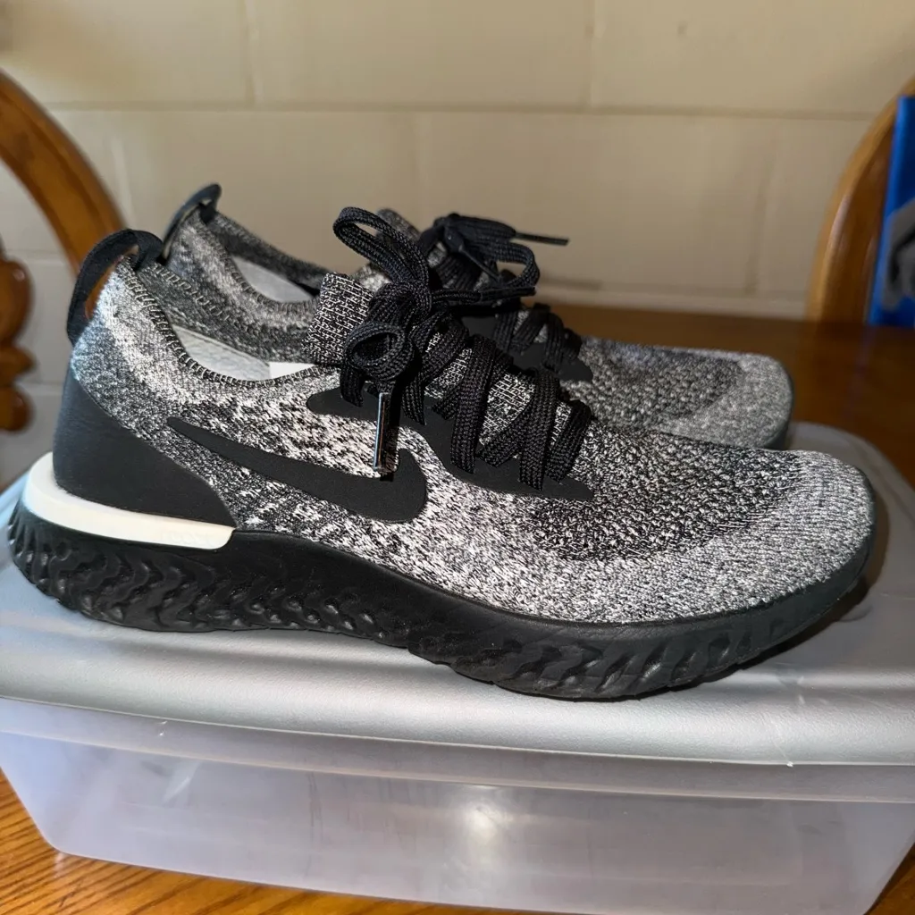 Nike  Epic React Flyknit Running Shoes | Black/White | Women’s Size 6 - Image 2