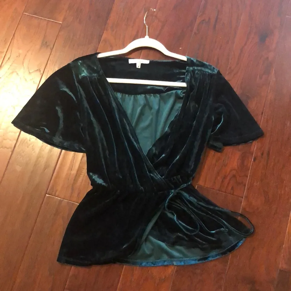 June & Hudson velvet wrap top - Image 4