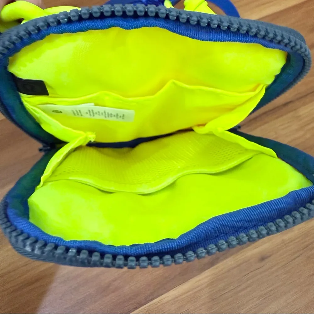 LULULEMON Athletica Easy Access Hot Pink Neon Crossbody Bag - Image 4