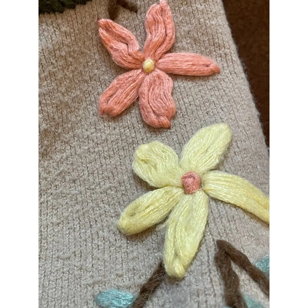 See and Be Seen Array of Flowers Embroidered Tan Sweater Medium - Image 8