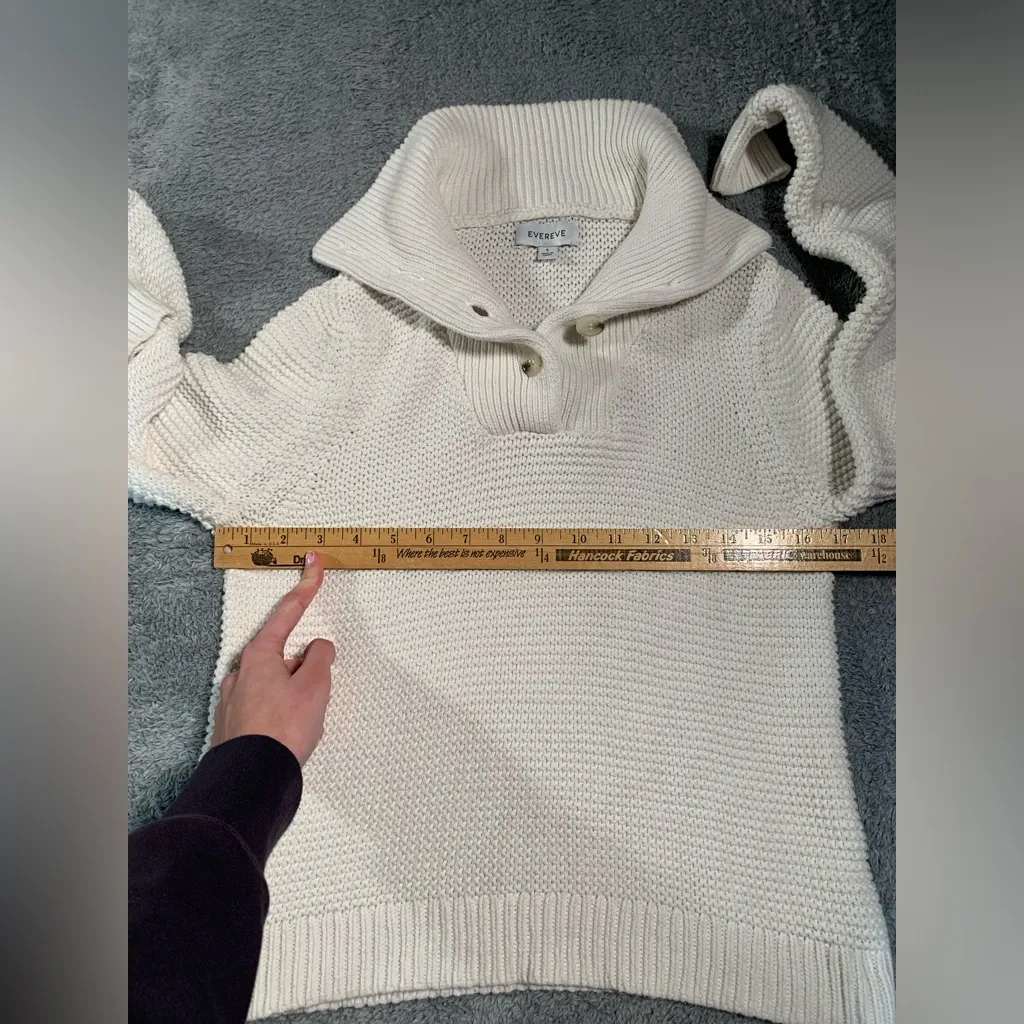 Evereve white small button up Sweater - Image 8