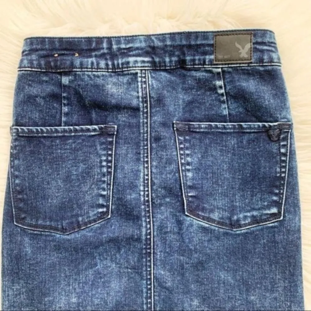 American Eagle Dark Blue Acid Wash Denim Mini Skirt Size 2 - Image 9