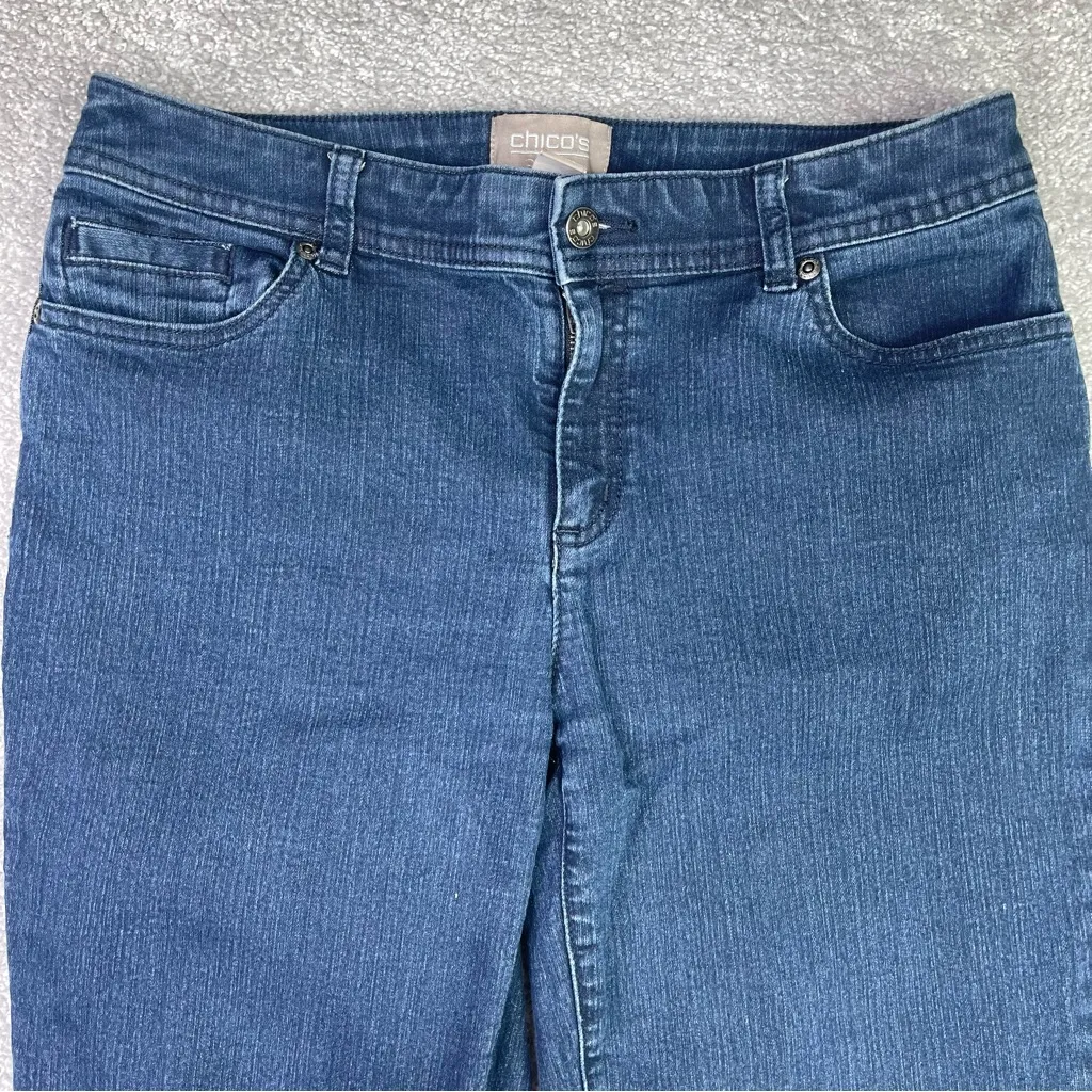 Chico's Capri Jeans Women's 10 Blue Straight Mid-Rise Dark Wash Denim Summer - Image 2