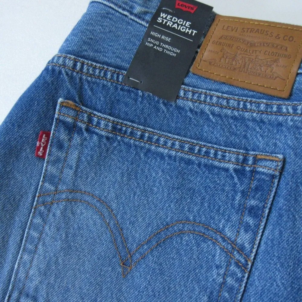 NWT Levi's Wedgie Straight in Uncovered Truth Fray Hem Rigid Crop Jeans 30 - Image 6