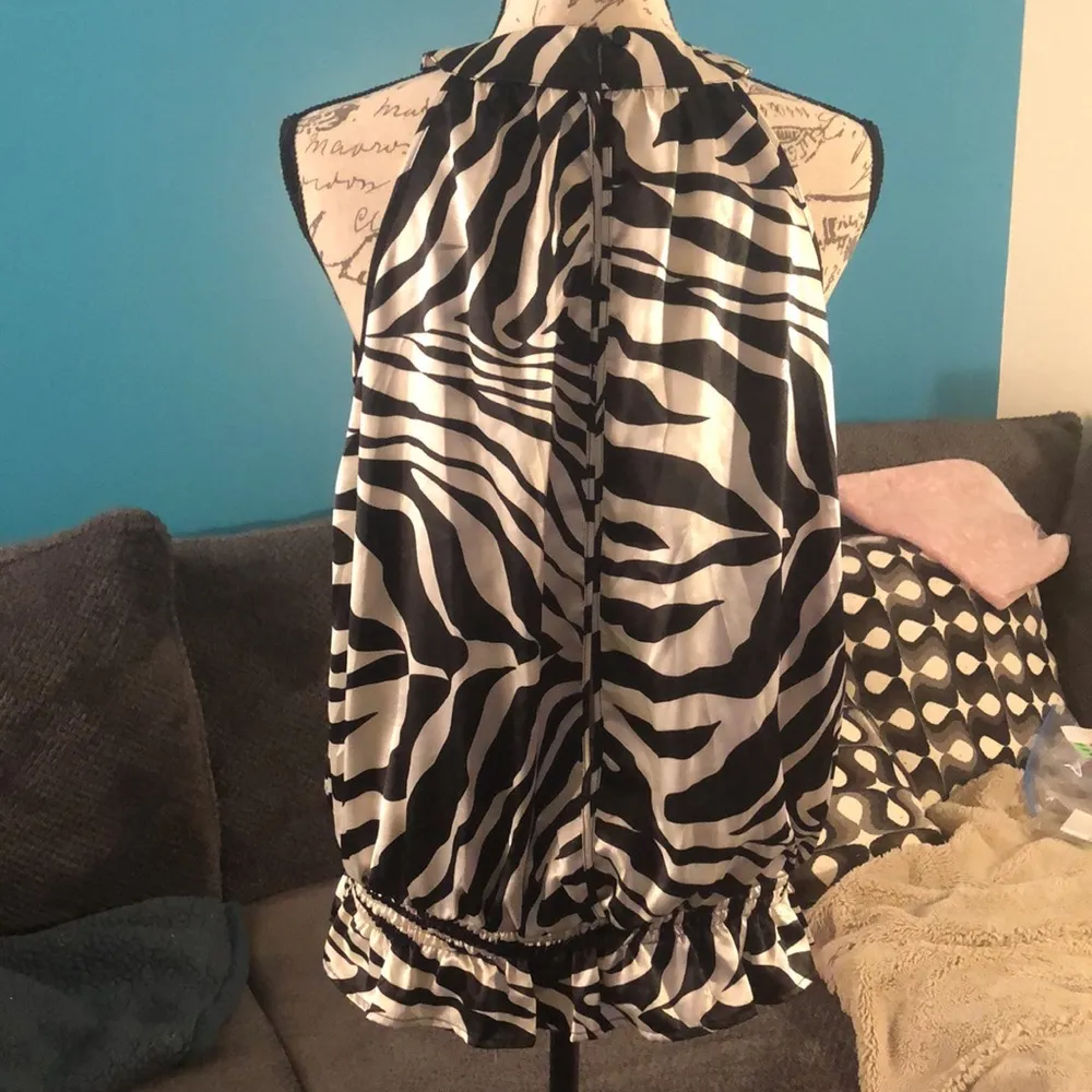 🎉 4 for $20 XXI Open Back Zebra Print Halter, size small - Image 4