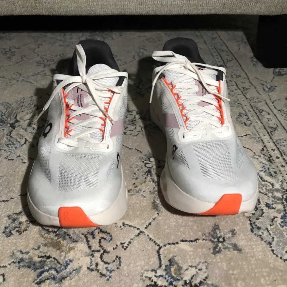On Cloud Cloudsurfer Next Women’s Running Shoes Size 8.5 - Image 11